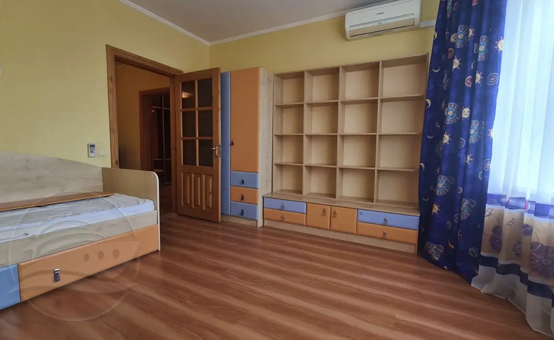 Фото Продаю 2-комнатную квартиру, 73 кв. м, Анны Ахматовой ул. 18 Киев, цена: 98000 $, код 2496