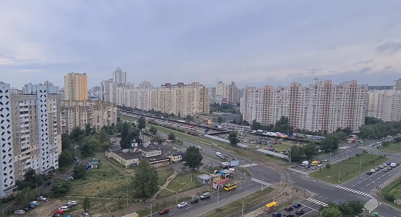 Фото Продаю 2-комнатную квартиру, 73 кв. м, Анны Ахматовой ул. 18 Киев, цена: 98000 $, код 2496