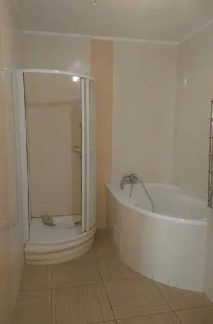 Фото Продаю 2 кімнатну квартиру, 72 кв. м, Драгоманова вул. 6а Київ, ціна: 82000 $, код 2502