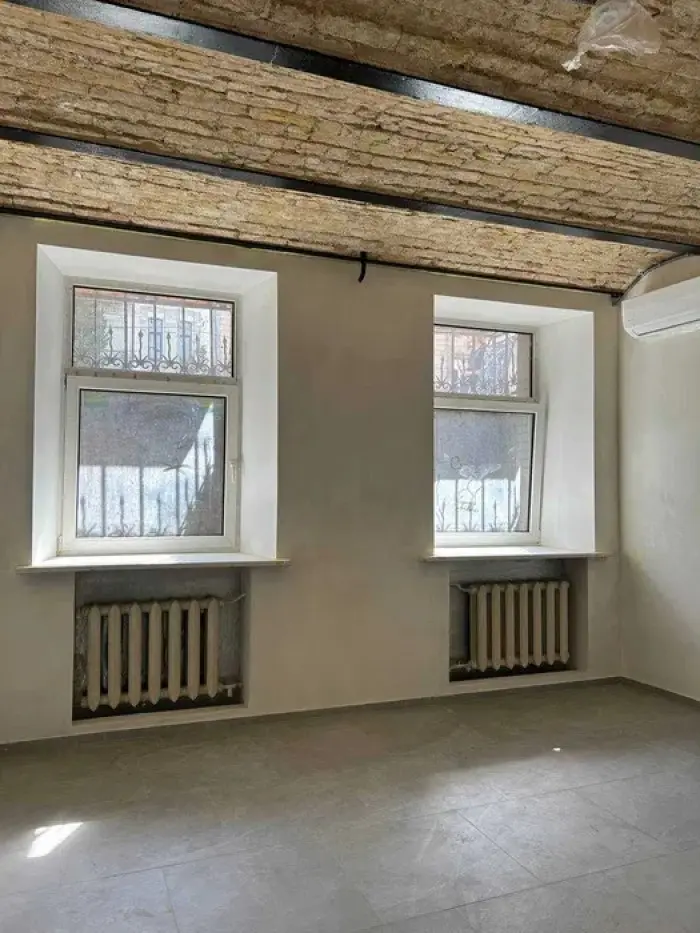 Фото Продаю коммерческую недвижимость, 170 кв. м, Владимирская ул. 4 Киев, цена: 3000 $, код 2518