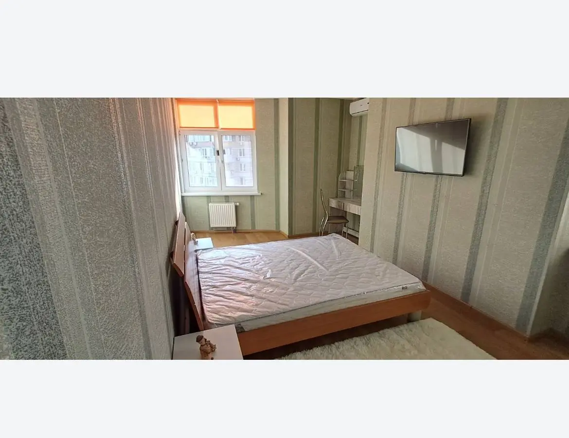 Фото Зняти 1 кімнатну квартиру, Анни Ахматової вул. 22 Київ в довгострокову оренду, ціна: 18000 UAH, код 2523