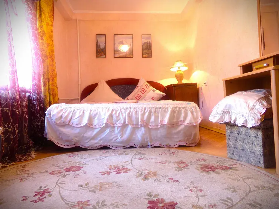 Фото Rent a 4-room apartment, Lesi Ukrainky Boulevard 9 Kyiv for long-term rent, price: 41000 UAH, code 101
