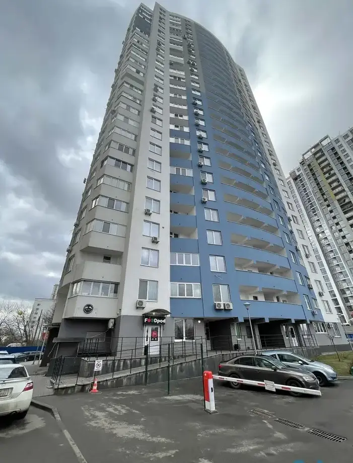 Фото Снять 1-комнатную квартиру, Харьковское шоссе 188 Киев в долгосрочную аренду, цена: 500 $, код 2527