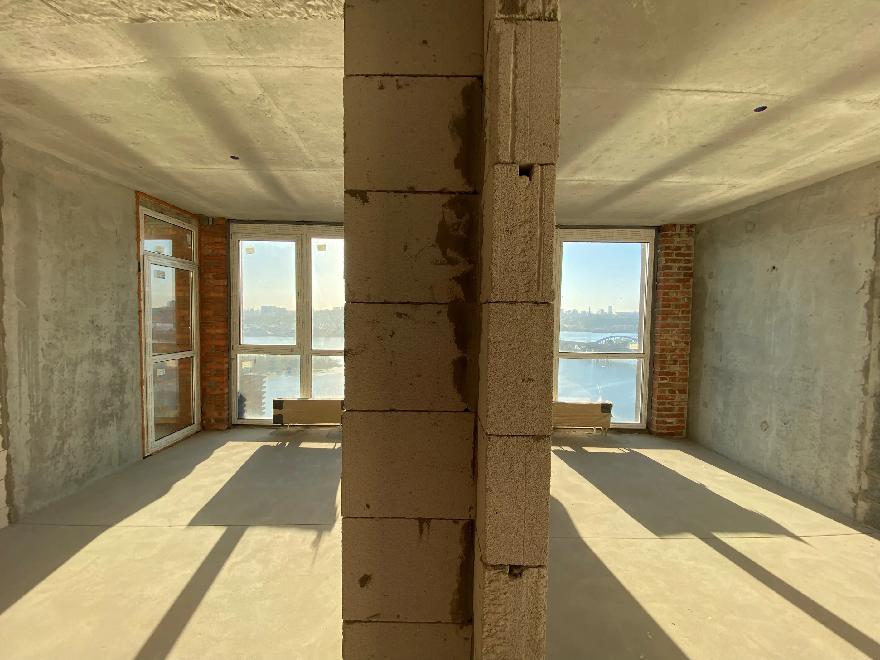 Фото Продаю 2 кімнатну квартиру, 77 кв. м, Дніпровська набережна  Київ, ціна: 130900 $, код 2569