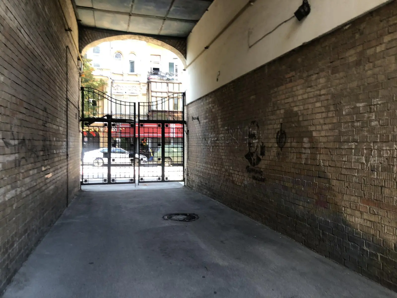 Фото Снять 2-комнатную квартиру, Андреевская ул. 8 Киев в долгосрочную аренду, цена: 35000 UAH, код 2582