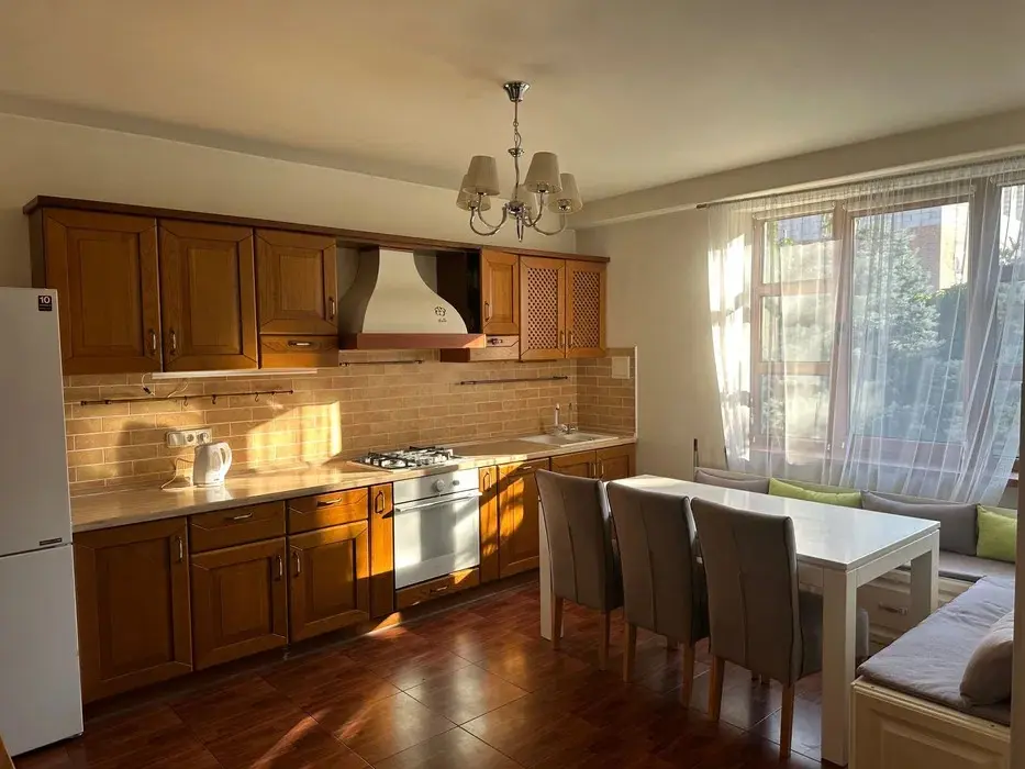 Фото Продаю дом, 151 кв. м, Центральная ул.  Киев, цена: 169000 $, код 2584