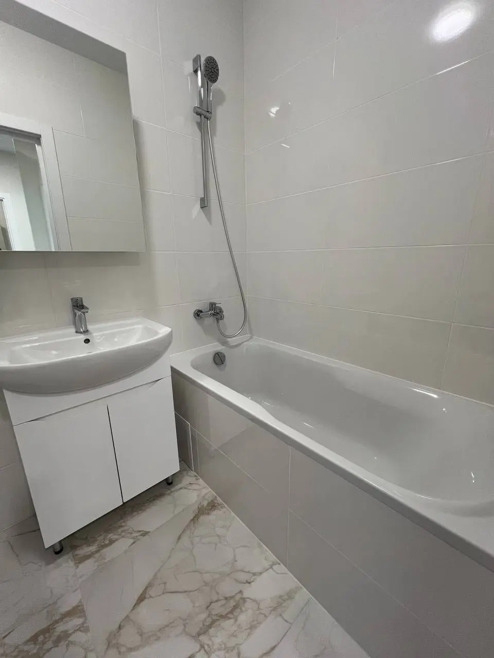 Фото Продаю 1 кімнатну квартиру, 40 кв. м, Щаслива вул.  Софіївська Борщагівка, ціна: 2237400 UAH, код 1998