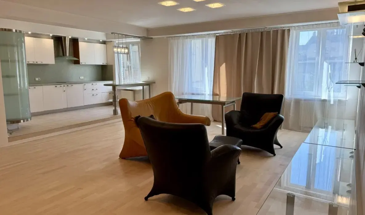 Фото Продаю 3-комнатную квартиру, 140 кв. м, Назаровская ул. (Ветрова) 7б Киев, цена: 385000 $, код 2593