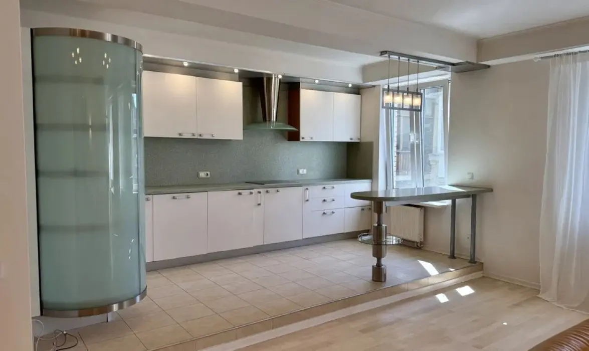 Фото Продаю 3-комнатную квартиру, 140 кв. м, Назаровская ул. (Ветрова) 7б Киев, цена: 385000 $, код 2593