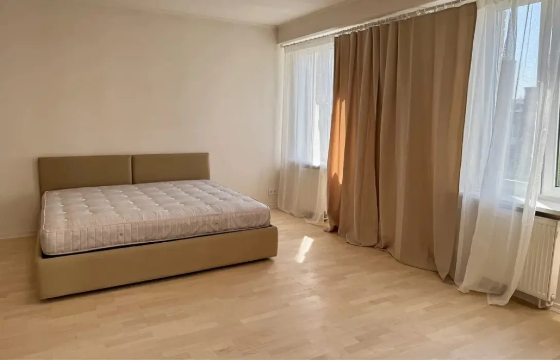 Фото Продаю 3-комнатную квартиру, 140 кв. м, Назаровская ул. (Ветрова) 7б Киев, цена: 385000 $, код 2593