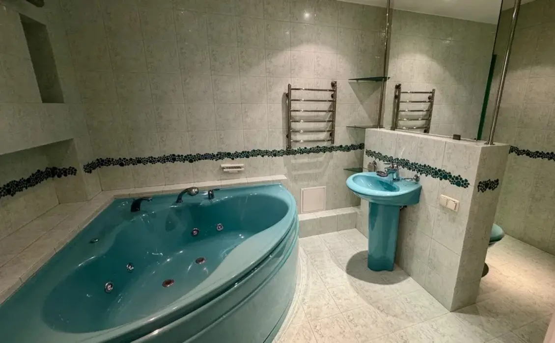 Фото Продаю 3-комнатную квартиру, 140 кв. м, Назаровская ул. (Ветрова) 7б Киев, цена: 385000 $, код 2593