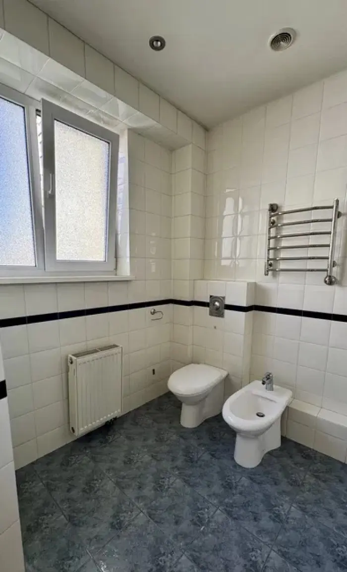 Фото Продаю 3-комнатную квартиру, 140 кв. м, Назаровская ул. (Ветрова) 7б Киев, цена: 385000 $, код 2593