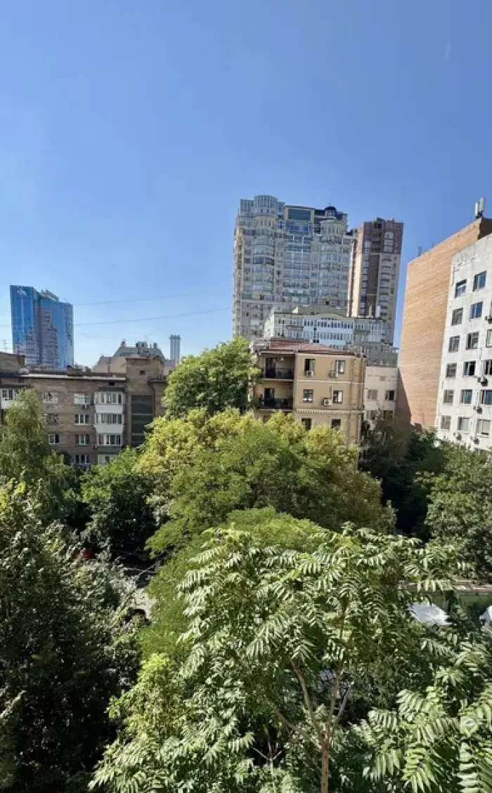 Фото Продаю 3-комнатную квартиру, 140 кв. м, Назаровская ул. (Ветрова) 7б Киев, цена: 385000 $, код 2593