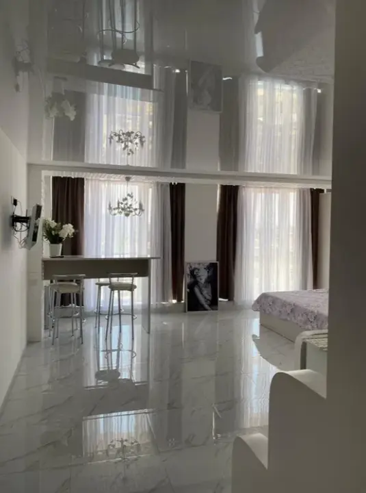 Фото Продаю 1 кімнатну квартиру, 48 кв. м, Літературна вул.  Одеса, ціна: 65000 $, код 2610