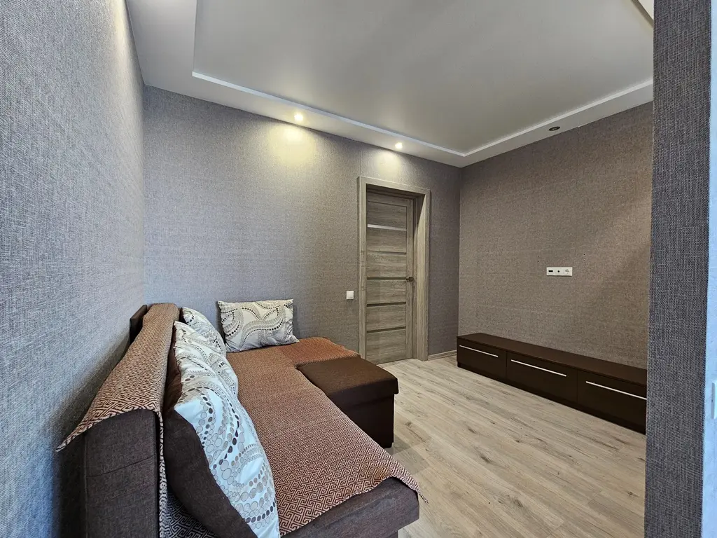 Фото Продаю 1 кімнатну квартиру, 48 кв. м, Юлії Здановської вул. (Ломоносова) 34а Київ, ціна: 87000 $, код 2627