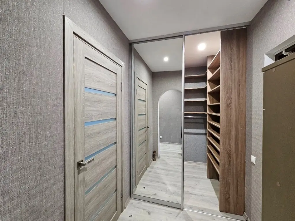 Фото Продаю 1 кімнатну квартиру, 48 кв. м, Юлії Здановської вул. (Ломоносова) 34а Київ, ціна: 87000 $, код 2627