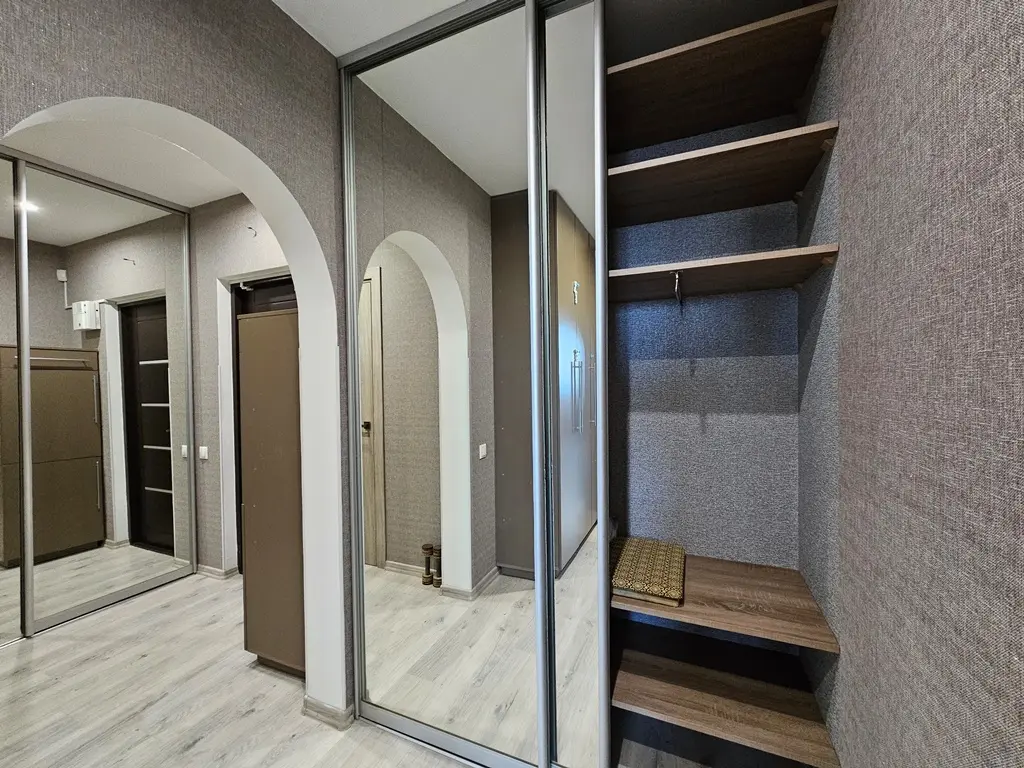 Фото Продаю 1 кімнатну квартиру, 48 кв. м, Юлії Здановської вул. (Ломоносова) 34а Київ, ціна: 87000 $, код 2627