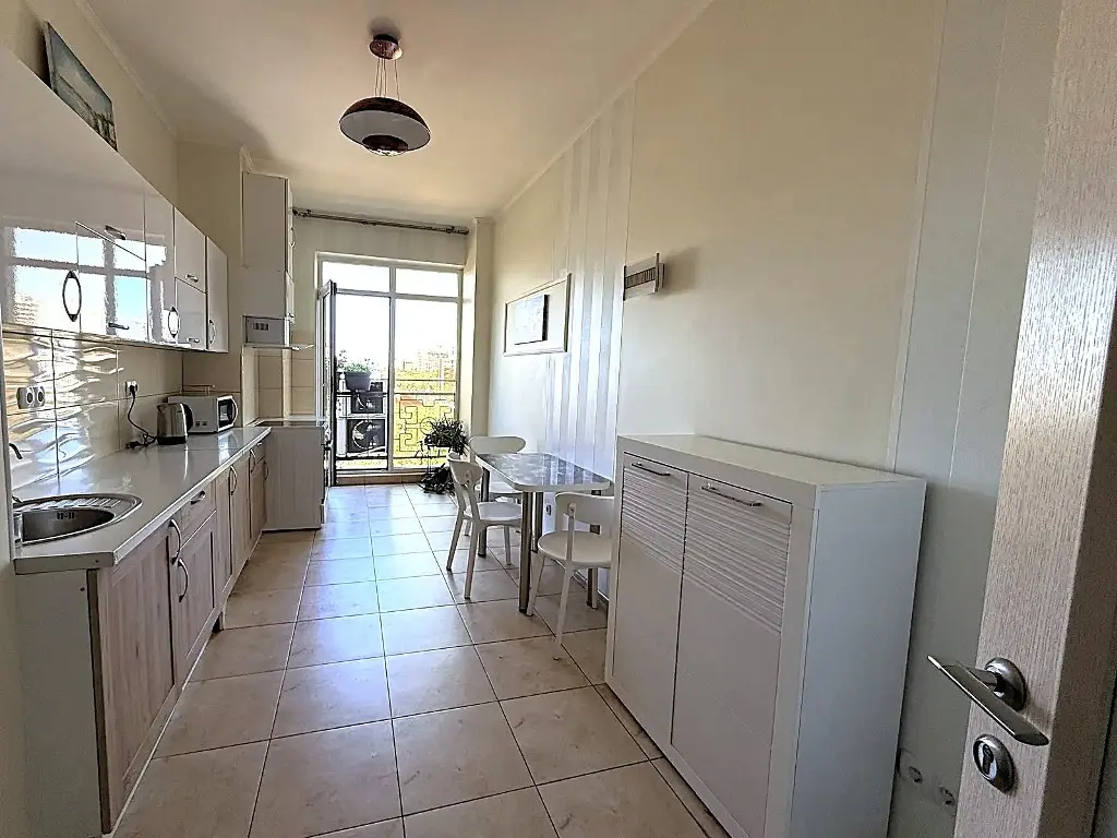 Фото Rent a 2-room apartment, Frantsuzskyi Boulevard 60б Odesa for long-term rent, price: 400 EUR, code 2652