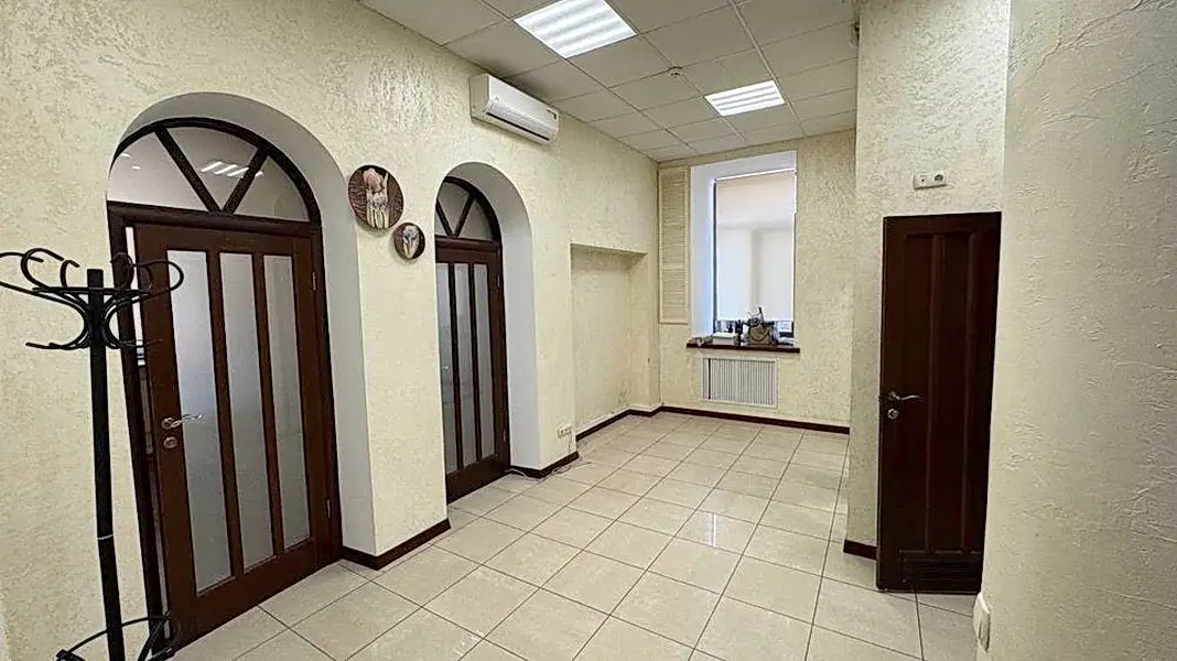 Фото Rent an office, Sofiivska Street 18 Kyiv for long-term rent, price: 45000 UAH, code 2655