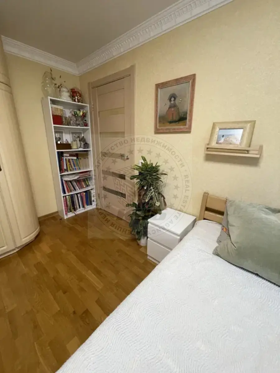 Фото Продаю 3 кімнатну квартиру, 72 кв. м, Зодчих вул. 34 Київ, ціна: 110000 $, код 2662