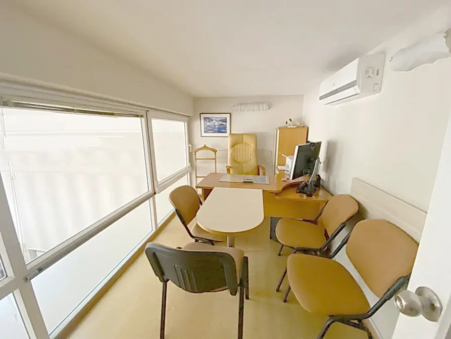 Фото Rent an office, Volodymyrska Street 65 Kyiv for long-term rent, price: 1100 $, code 2665