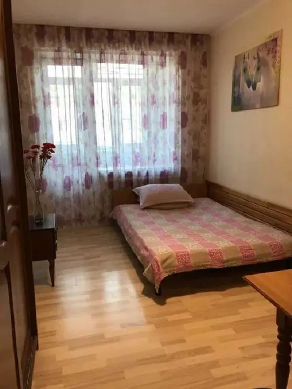 Фото Зняти 1 кімнатну квартиру, Будівельників вул. 3 Київ в довгострокову оренду, ціна: 12500 UAH, код 2721