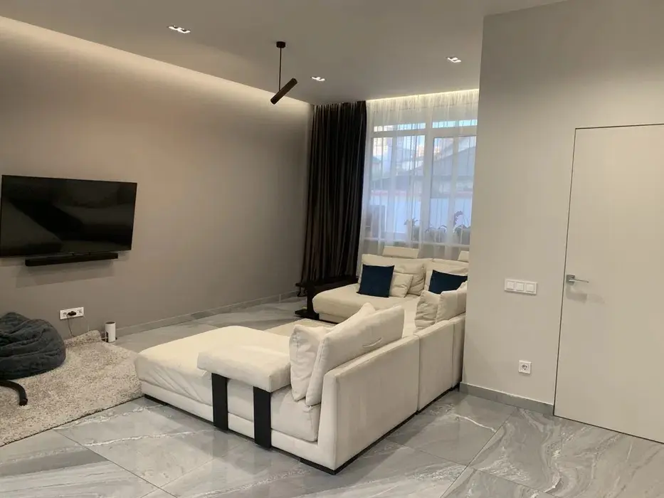 Фото Продаю будинок, 260 кв. м, Товарна вул.  Київ, ціна: 480000 $, код 2757