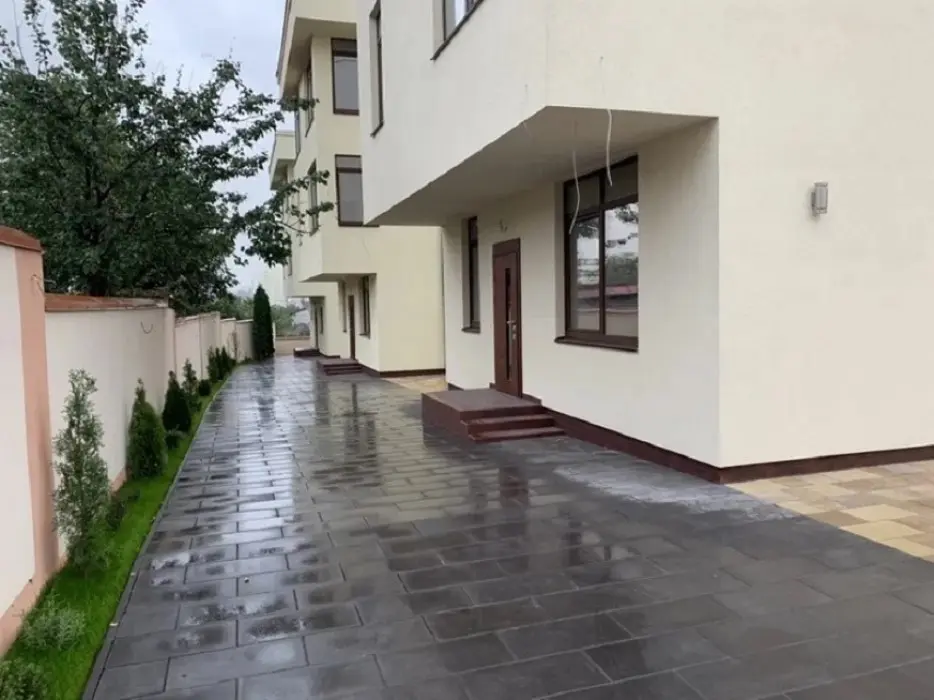 Фото Продаю будинок, 260 кв. м, Товарна вул.  Київ, ціна: 480000 $, код 2757