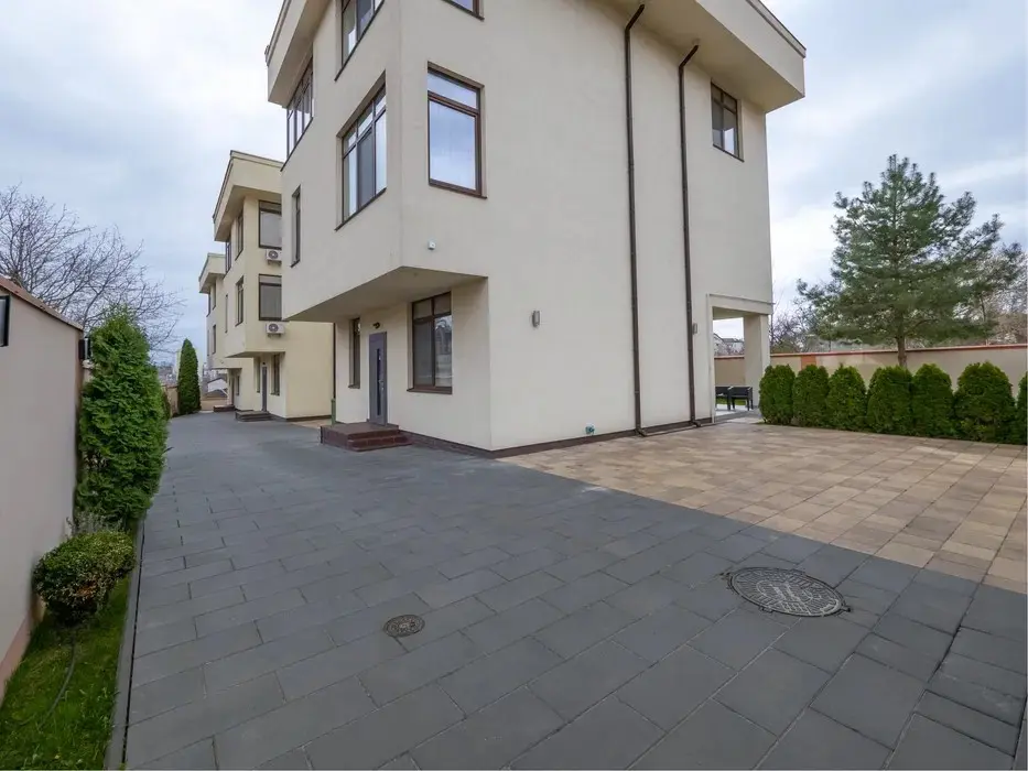 Фото Продаю будинок, 260 кв. м, Товарна вул.  Київ, ціна: 480000 $, код 2757