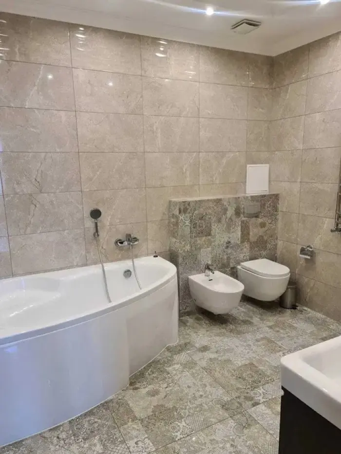 Фото Зняти 3 кімнатну квартиру, 49-а А Садова вул.  Київ в довгострокову оренду, ціна: 1000 $, код 2819