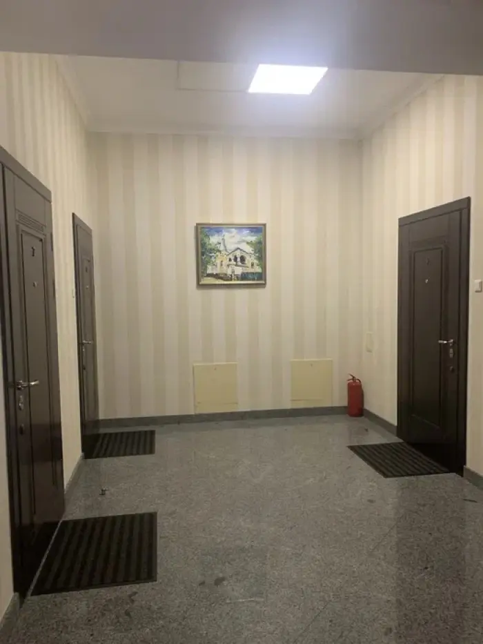 Фото Зняти 3 кімнатну квартиру, 49-а А Садова вул.  Київ в довгострокову оренду, ціна: 1000 $, код 2819