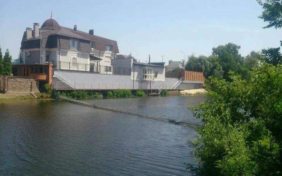 Фото Зняти 3 кімнатну квартиру, 49-а А Садова вул.  Київ в довгострокову оренду, ціна: 1000 $, код 2819