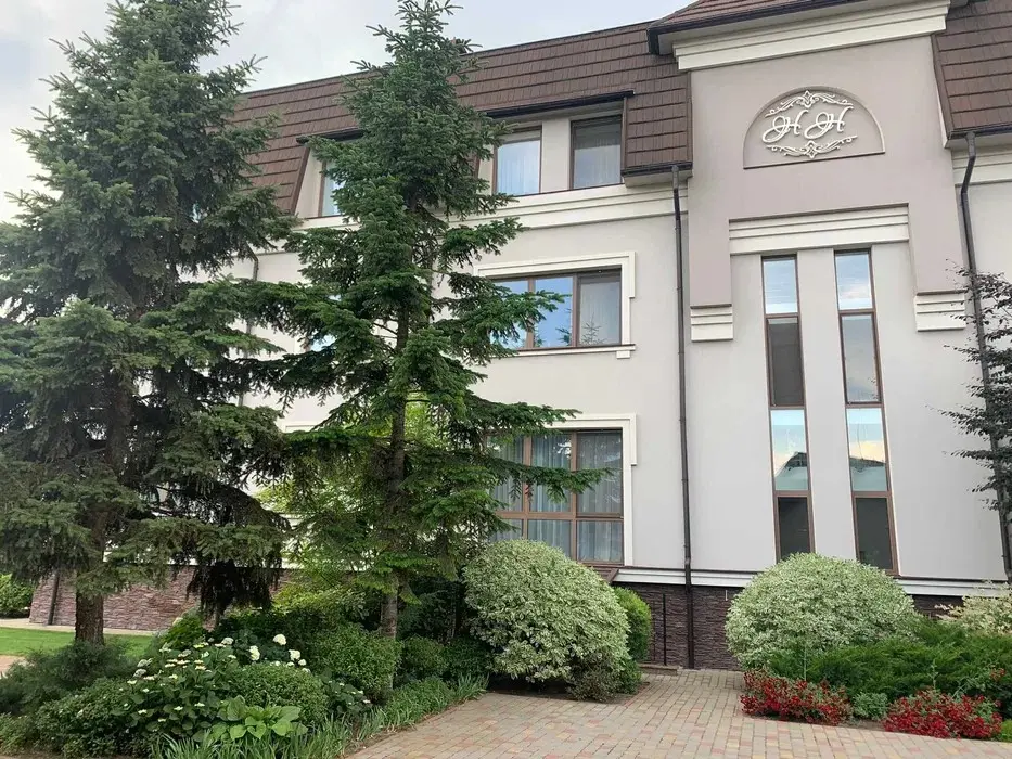 Фото Зняти 3 кімнатну квартиру, 49-а А Садова вул.  Київ в довгострокову оренду, ціна: 1000 $, код 2819