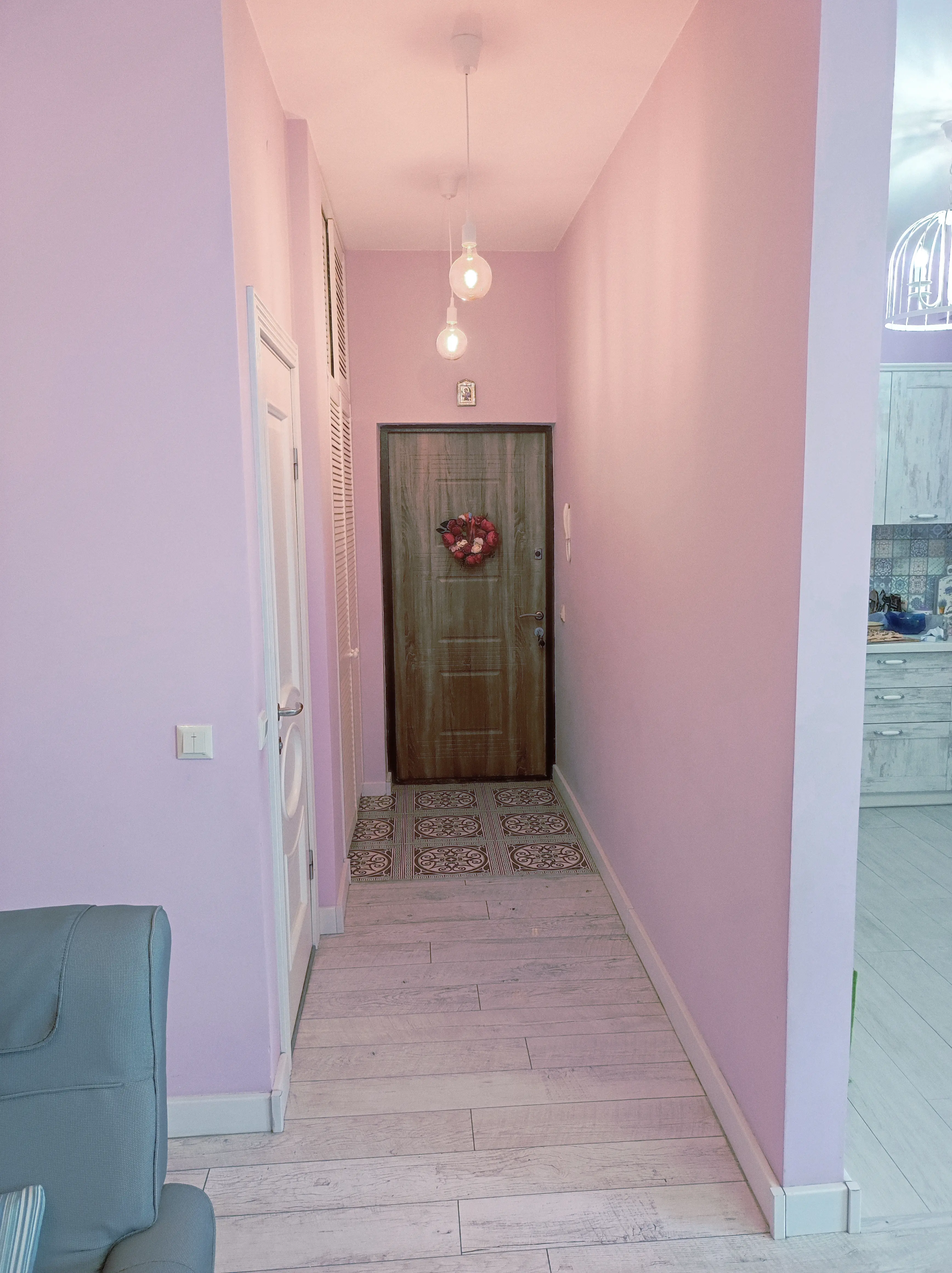 Фото Продаю 3 кімнатну квартиру, 103 кв. м, Володимира Погорєлова вул. 3б Ужгород, ціна: 104999 $, код 2668