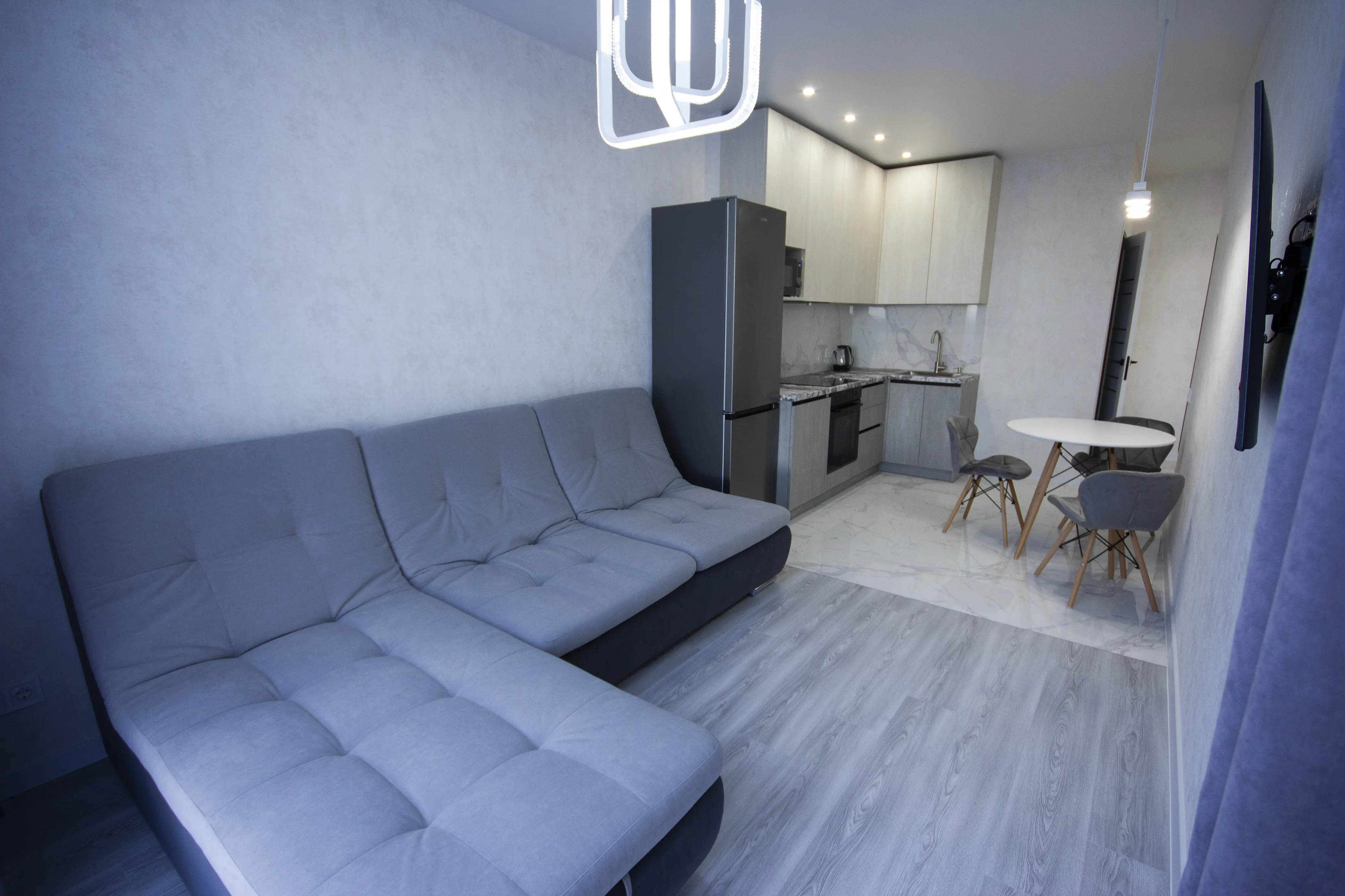 Фото Rent a 1-room apartment, Yevhena Chykalenka Street (Akademika Viliamsa Street) 93 к1 Odesa for long-term rent, price: 11500 UAH, code 2850