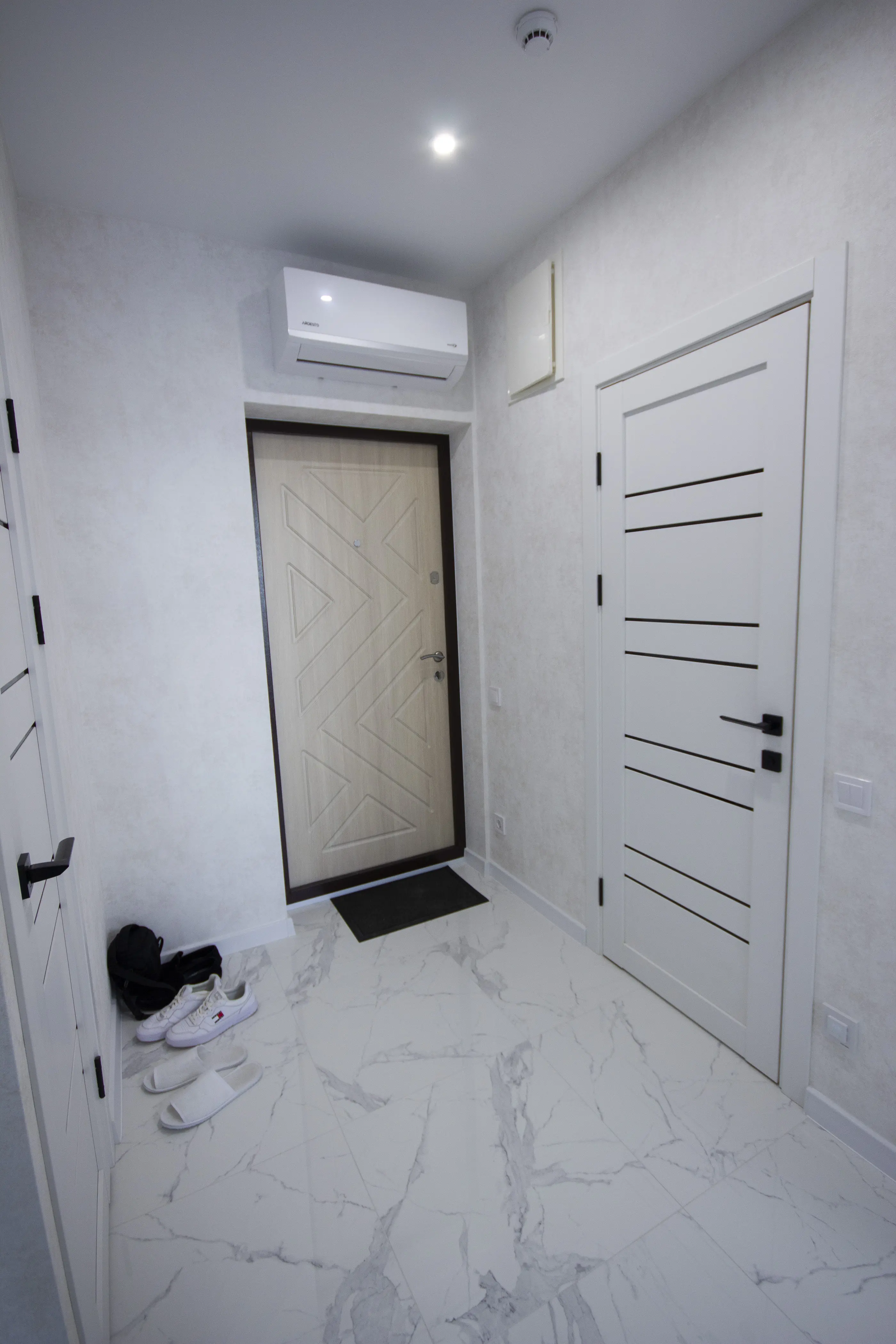 Фото Rent a 1-room apartment, Yevhena Chykalenka Street (Akademika Viliamsa Street) 93 к1 Odesa for long-term rent, price: 11500 UAH, code 2850
