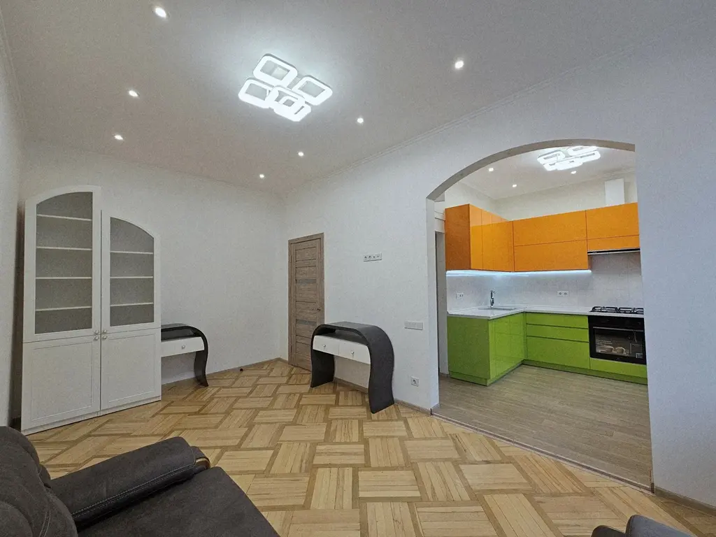Фото Selling a 3-room apartment, 70 sq.m., John Paul II Street (Patrisa Lumumby Street) 7 Kyiv, price: 138000 $, code 2868