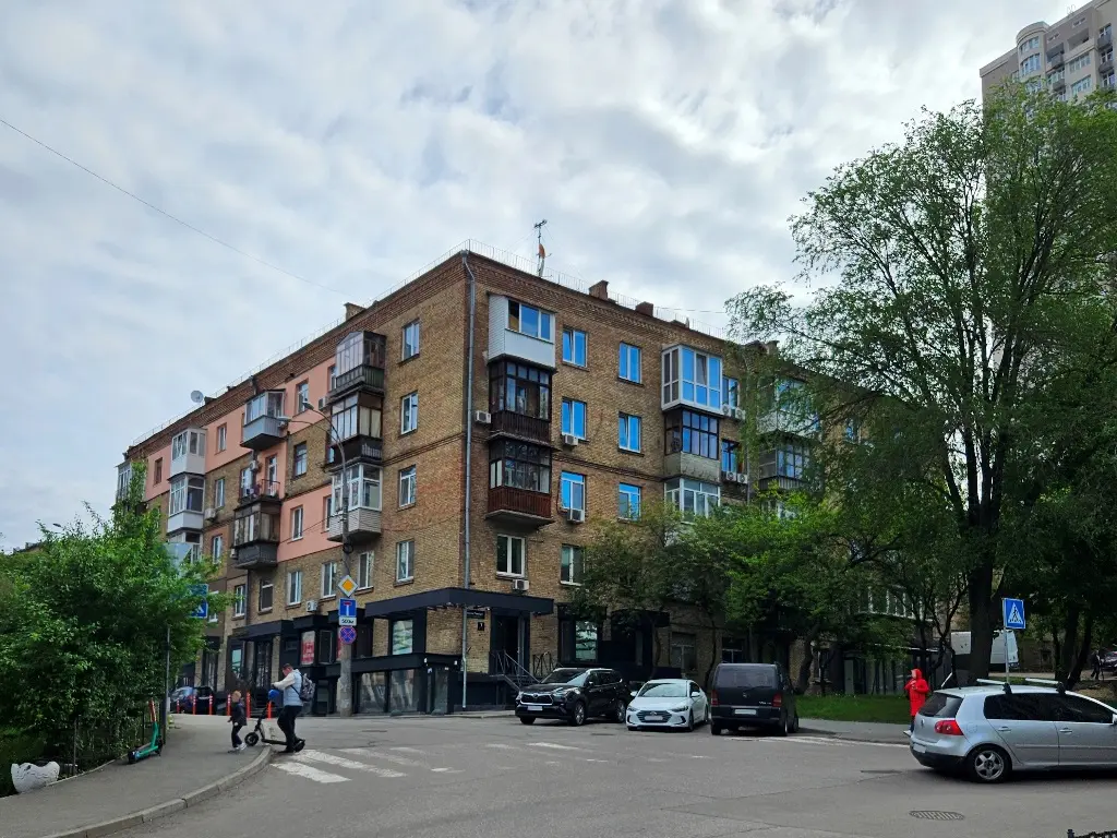 Фото Selling a 3-room apartment, 70 sq.m., John Paul II Street (Patrisa Lumumby Street) 7 Kyiv, price: 138000 $, code 2868