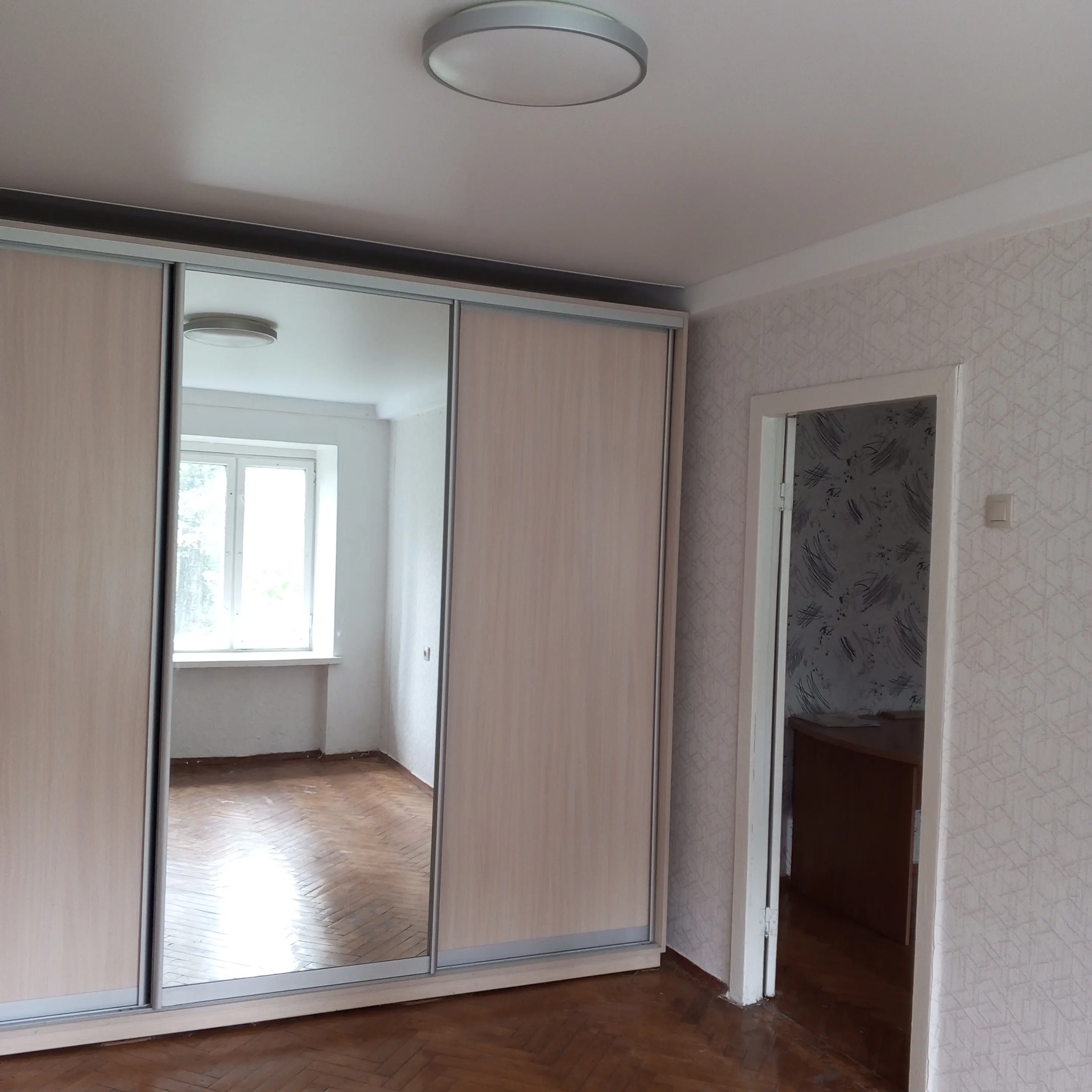 Фото Продаю 2-комнатную квартиру, 44 кв. м, ул. Ивана Дзюбы (Семьи Сосниных) 2а Киев, цена: 47300 $, код 2939
