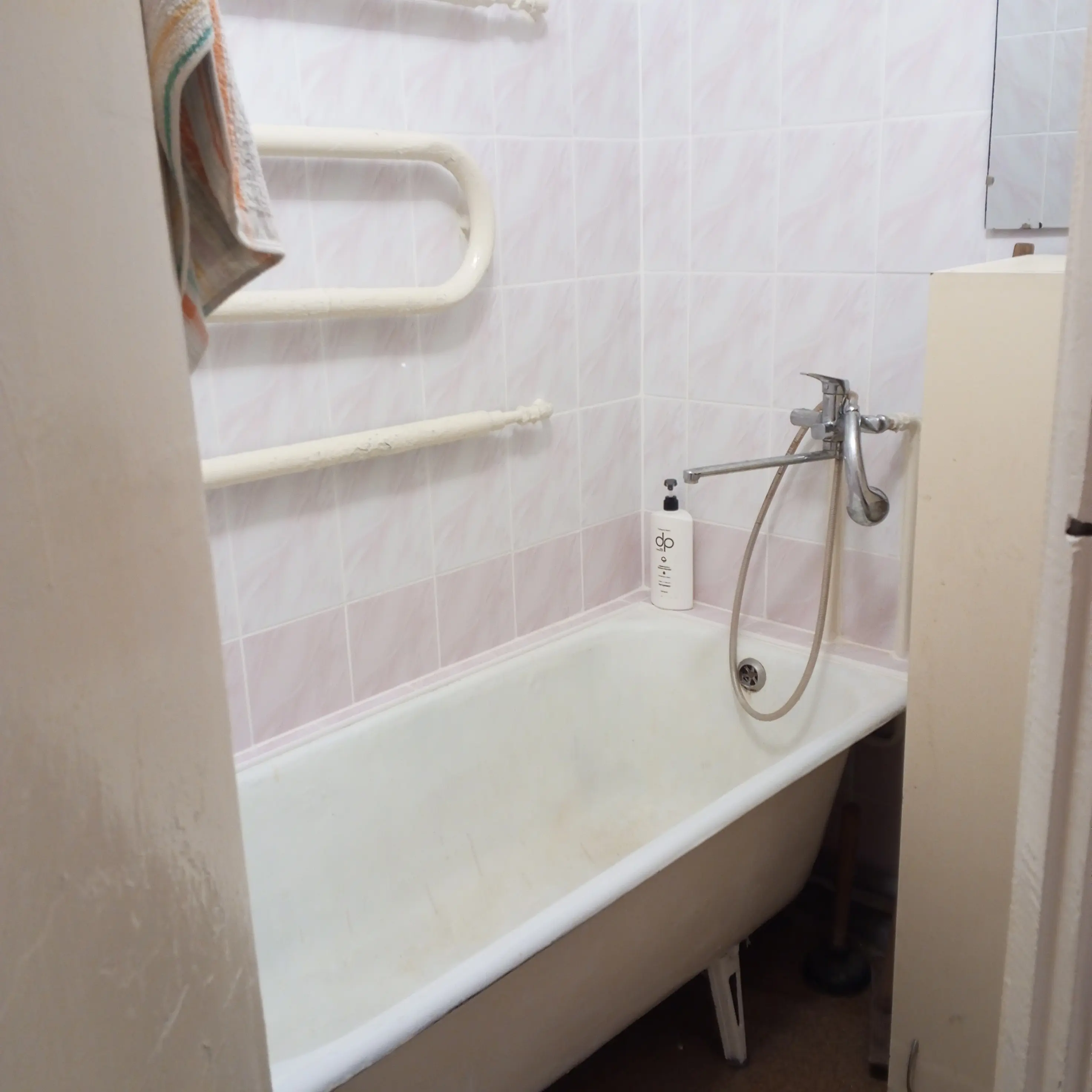 Фото Продаю 2-комнатную квартиру, 44 кв. м, ул. Ивана Дзюбы (Семьи Сосниных) 2а Киев, цена: 47300 $, код 2939