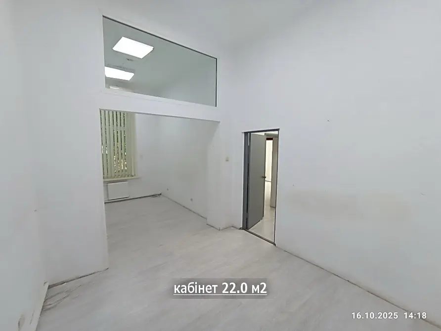 Фото Арендовать офис, Богдана Хмельницкого ул. 10 Киев в долгосрочную аренду, цена: 29999 UAH, код 2596