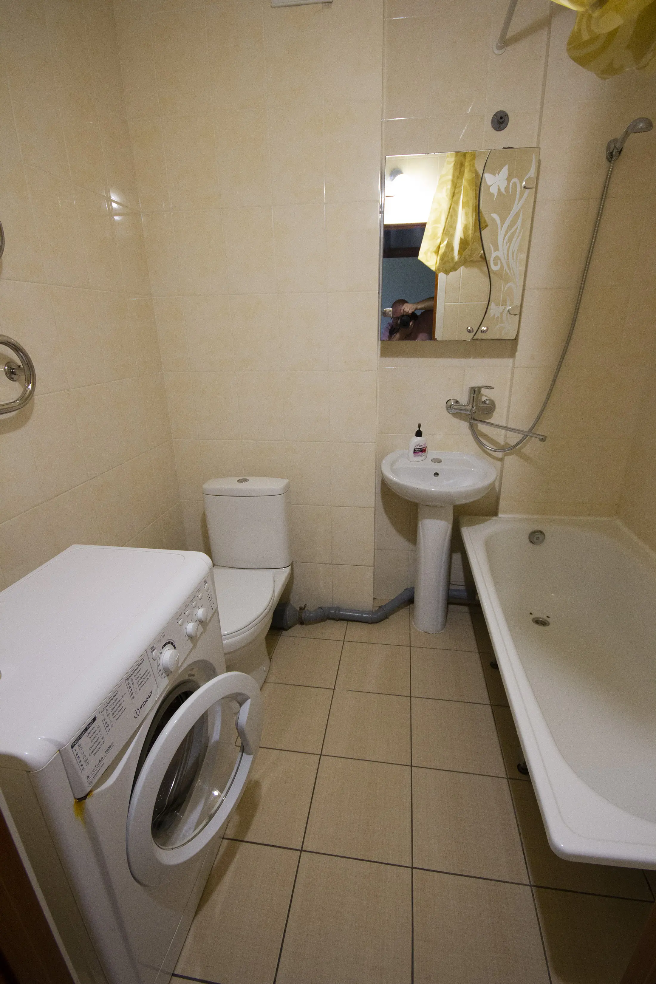 Фото Зняти 1 кімнатну квартиру, Проїзна вул. 3 Авангард в довгострокову оренду, ціна: 6000 UAH, код 2957