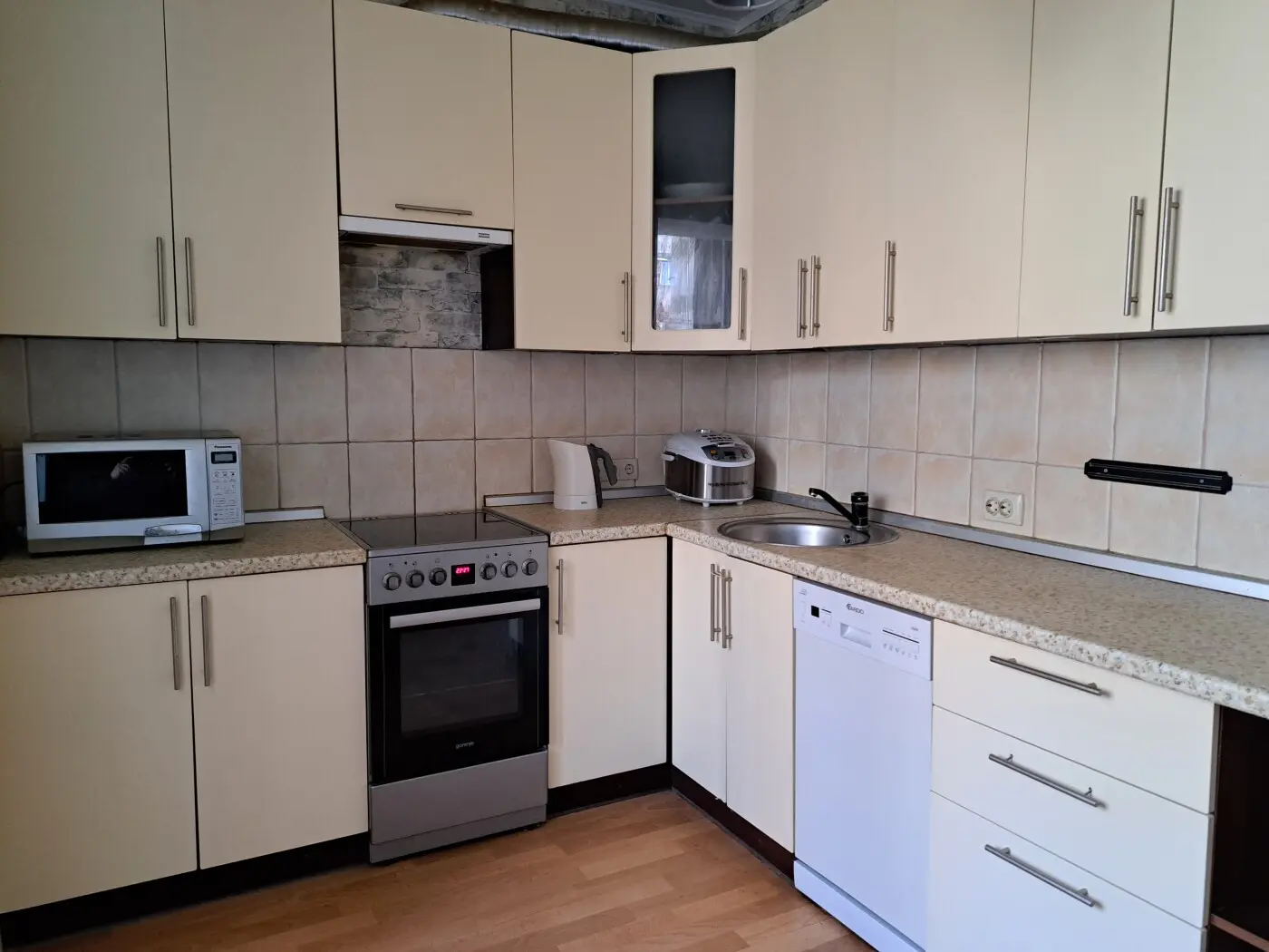 Фото Rent a 3-room apartment, Avtozavodska Street  Kyiv for long-term rent, price: 14000 грн, code 2998