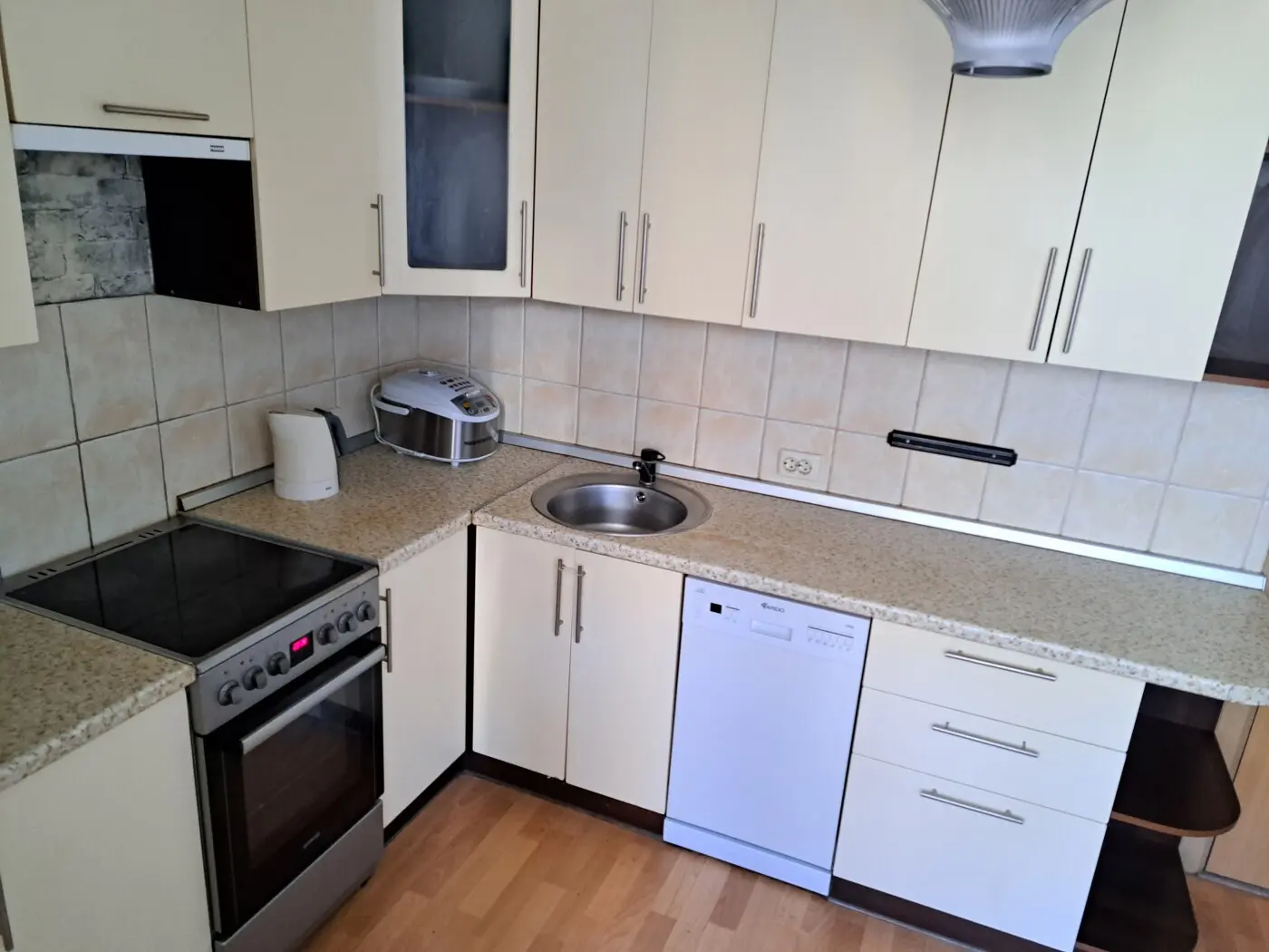 Фото Rent a 3-room apartment, Avtozavodska Street  Kyiv for long-term rent, price: 14000 грн, code 2998