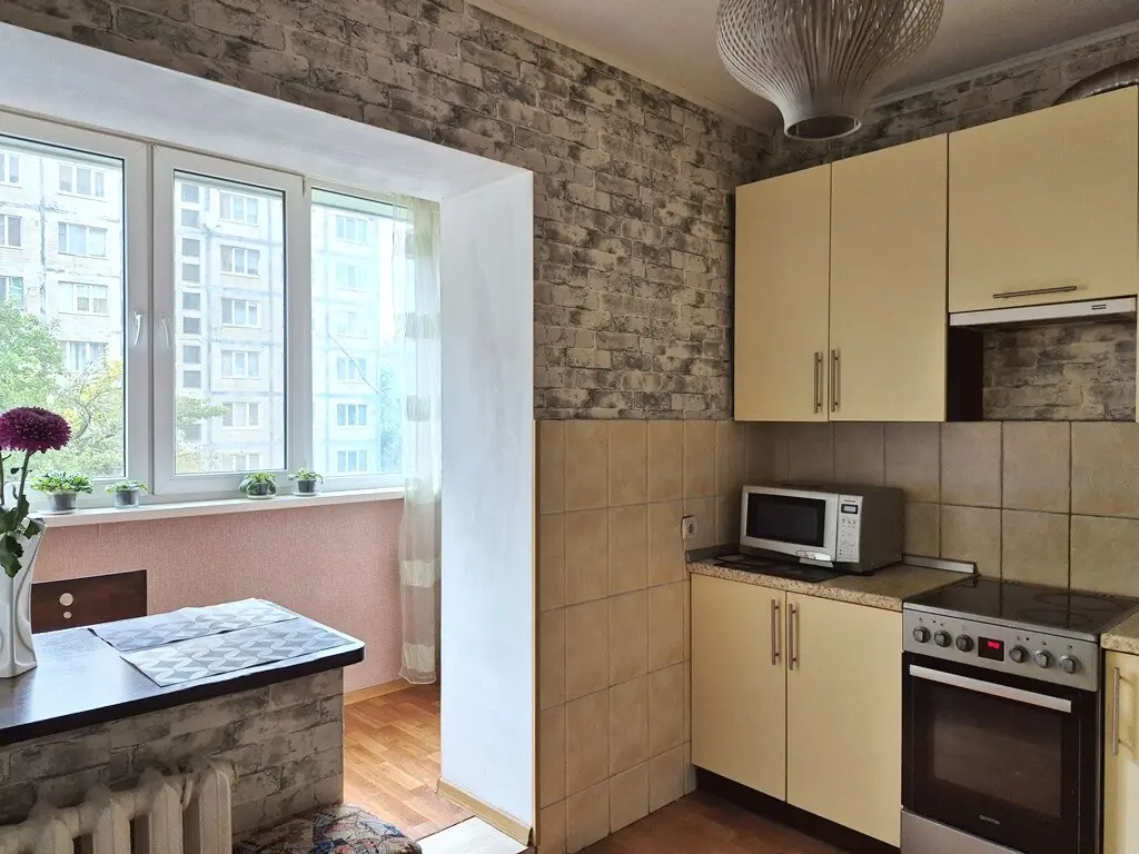 Фото Rent a 3-room apartment, Avtozavodska Street  Kyiv for long-term rent, price: 14000 грн, code 2998