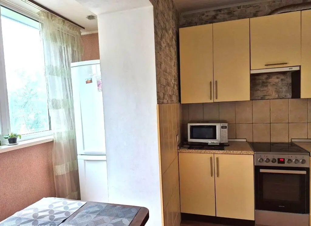 Фото Rent a 3-room apartment, Avtozavodska Street  Kyiv for long-term rent, price: 14000 грн, code 2998
