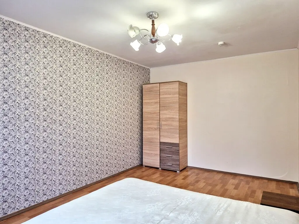 Фото Rent a 3-room apartment, Avtozavodska Street  Kyiv for long-term rent, price: 14000 грн, code 2998