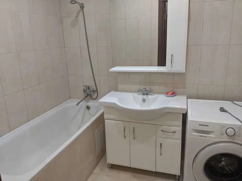 Фото Продаю 2-комнатную квартиру, 65 кв. м, Евгения Харченко ул. (Евгения Харченко) 47 Киев, цена: 73000 $, код 3046