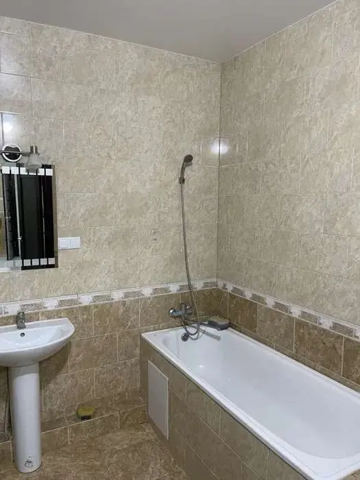 Фото Rent a 1-room apartment, Dragomanova Street 2 Kyiv for long-term rent, price: 16800 грн, code 3058