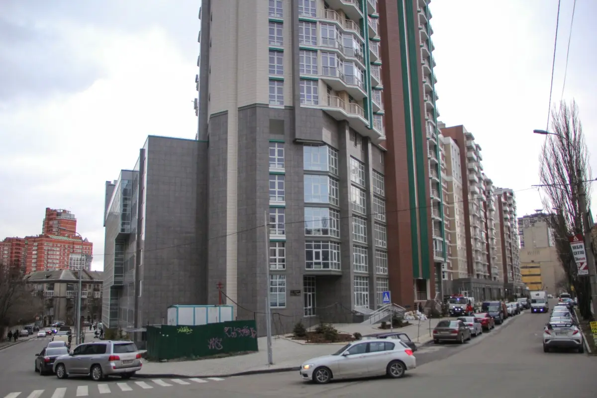 Фото Продаю 1-комнатную квартиру, 50 кв. м, Сапёрное Поле ул. 14/55 Киев, цена: 165000 $, код 3075